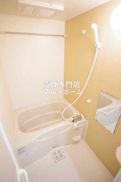 バス・シャワールーム　浴室乾燥機能付きお風呂です！