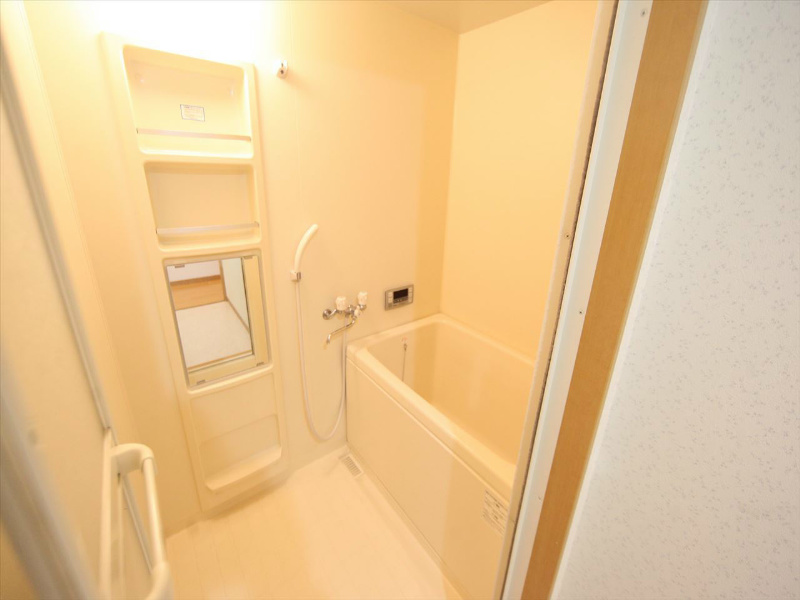 バス・シャワールーム　追い焚き・オートバス機能付お風呂