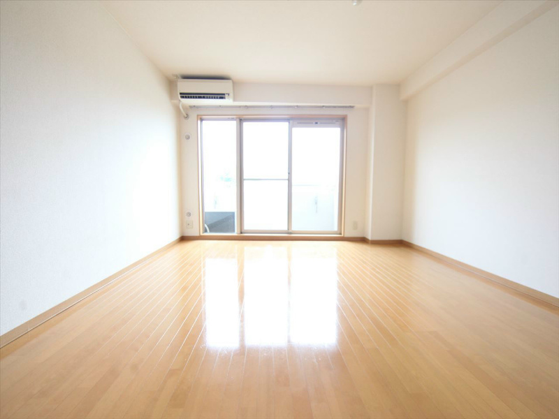 バルコニー　ＬＤＫ11帖　クローゼット付　エアコン完備　南面バルコニー