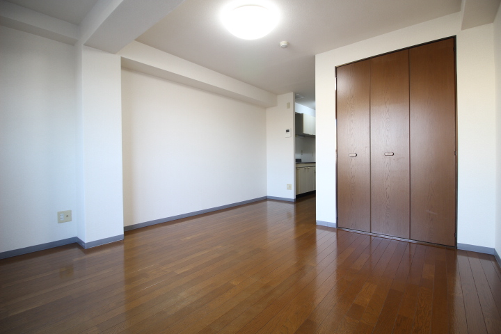 その他部屋・スペース　広くて明るい寝室