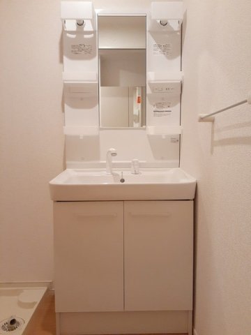 洗面設備　脱衣スペースもあります