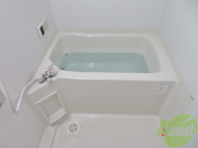 バス・シャワールーム　落ち着いたデザインのバスルーム。ゆったりできそうです。