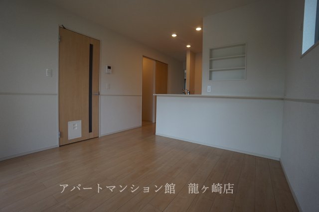 居室・リビング　※写真は全て102号室使用(反転)