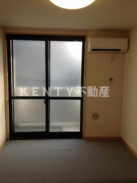 居室・リビング　居間です