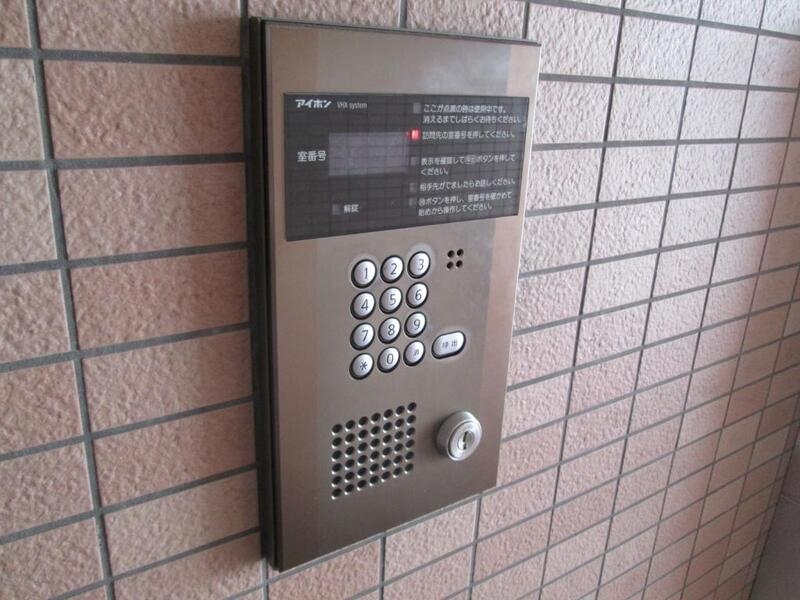 その他共有部分　安心のオートロック付き。