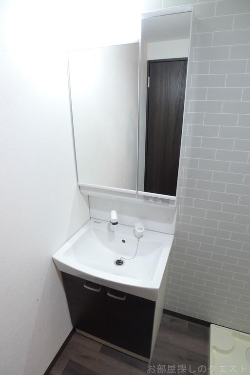 洗面設備　（写真は同仕様）