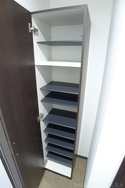 玄関　（写真は同仕様）