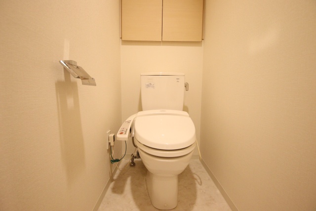 トイレ　※別室の参考写真の為、現況優先です。