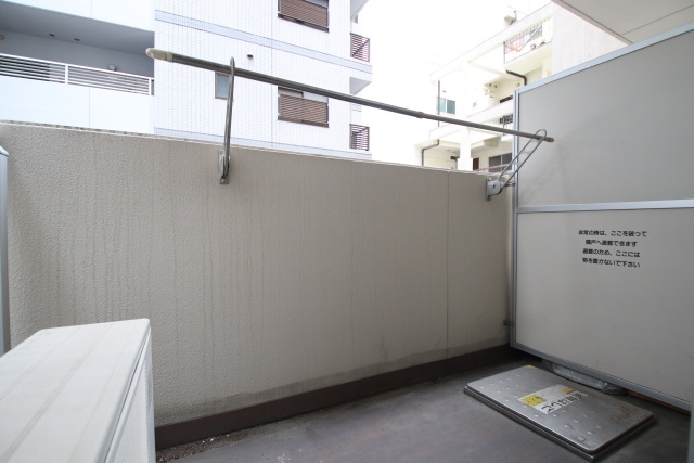 バルコニー　※別室の参考写真の為、現況優先です。