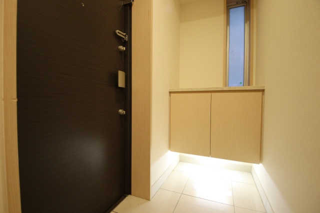 玄関　※別室の参考写真の為、現況優先です。