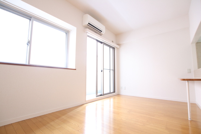 居室・リビング　★シンプルテイストの明るい居室★