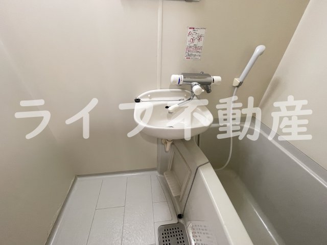 洗面設備　独立洗面台で身支度をすべて済ませてしまいましょう