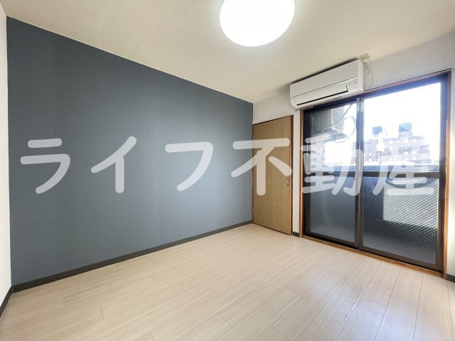 居室・リビング　こちらの居間で趣味の時間をお楽しみください