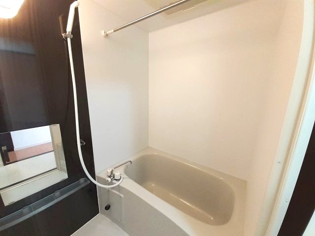バス・シャワールーム　※同タイプの部屋写真です