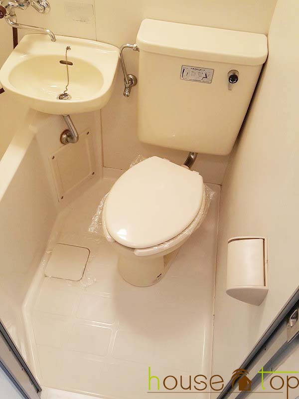 トイレ　水廻りもきれいにリフォーム済みです♪
