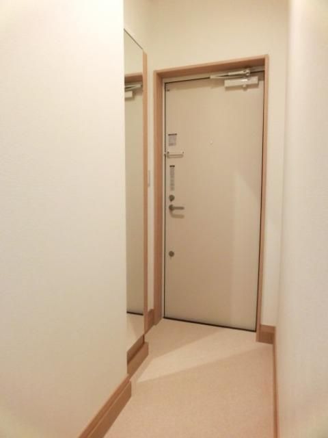 玄関　別部屋参照写真