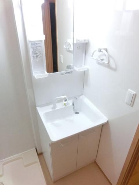 洗面設備　別部屋参照写真
