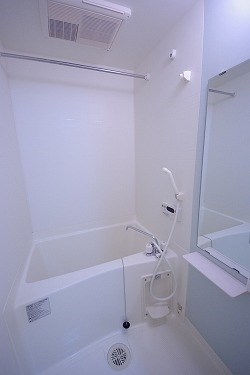 バス・シャワールーム　風呂※反転間取り