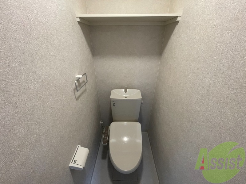 トイレ　トイレはウォシュレット機能付きです。安心して使用できますね。