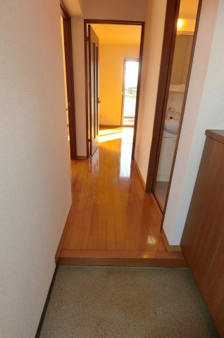 玄関　写真は他部屋参考写真