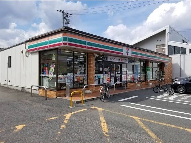 コンビニ　セブンイレブン仁保店（コンビニ）まで220m