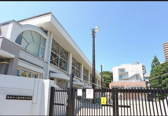 小学校　豊島区立 池袋小学校（小学校）まで198m