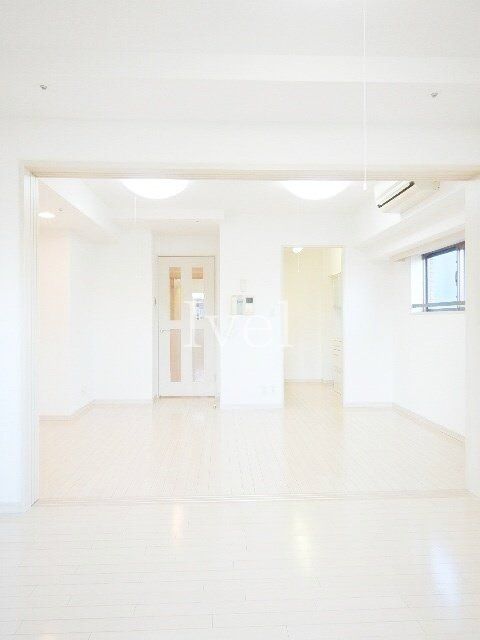東京メトロ半蔵門線 水天宮前駅 徒歩4分 13階建 築23年の居間写真