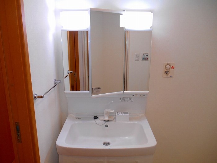 洗面設備　同物件別部屋参考写真です