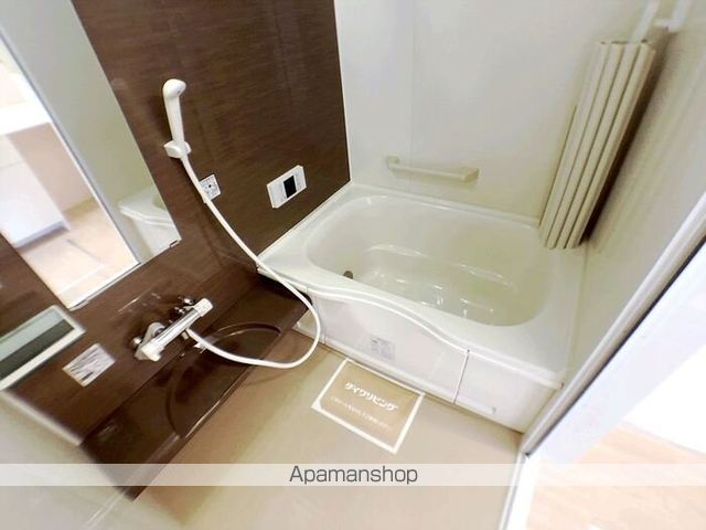 イソラ フェリジェIIの風呂写真