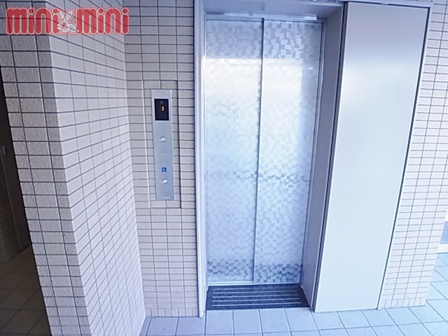 エントランス　エレベーター完備