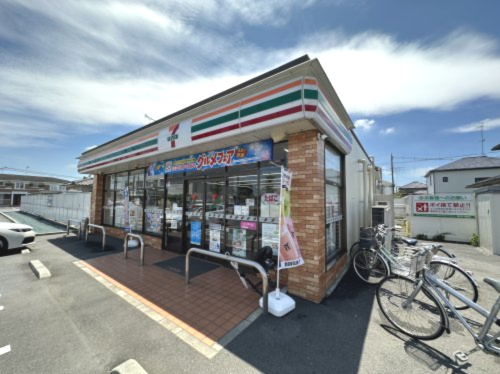 コンビニ　セブンイレブン行田藤原2丁目店（コンビニ）まで636m