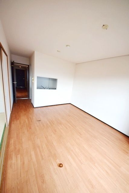 グレイスコート二俣川弐番館の居間写真