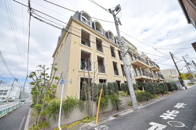 建物外観　★経堂駅徒歩５分・買い物や通勤に便利な立地です★