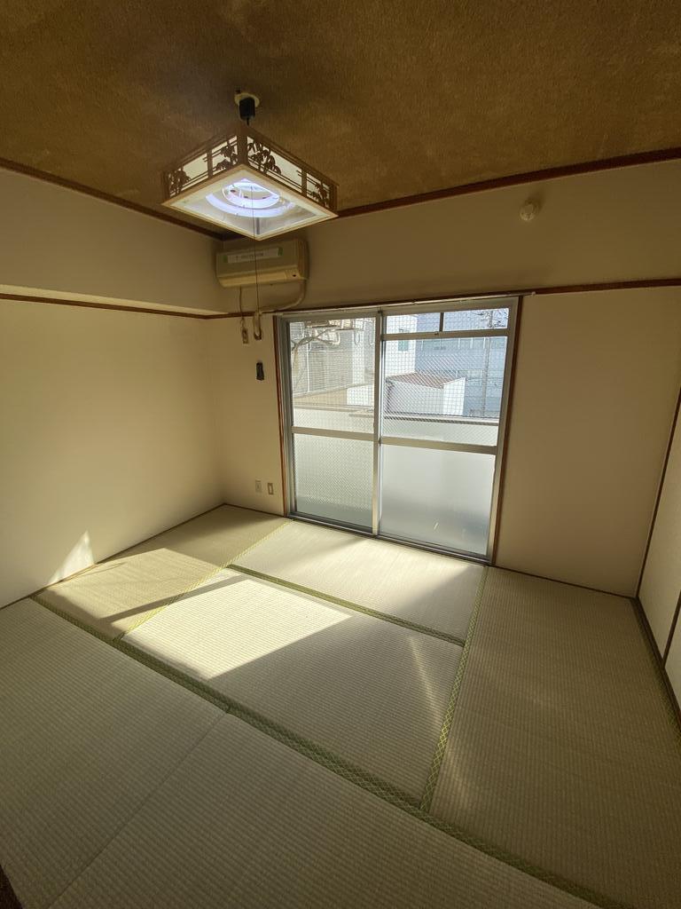 ゾンターク博多IIの居間写真