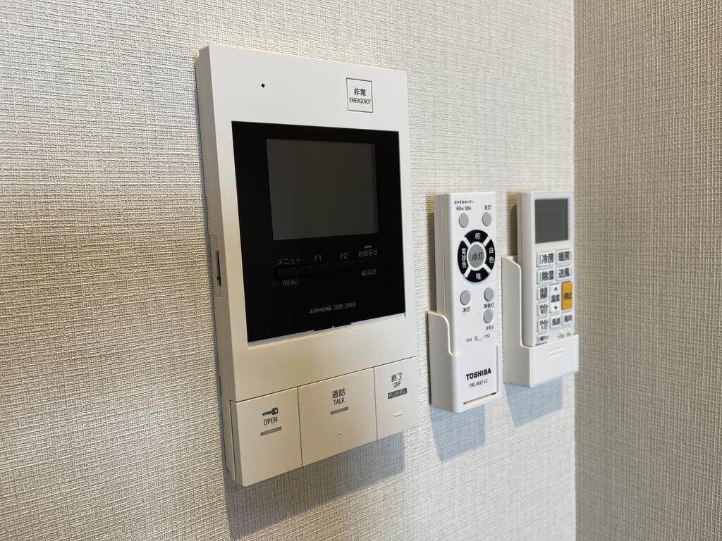 セキュリティ　お部屋から確認できるモニター付きドアホン！（同仕様画像）