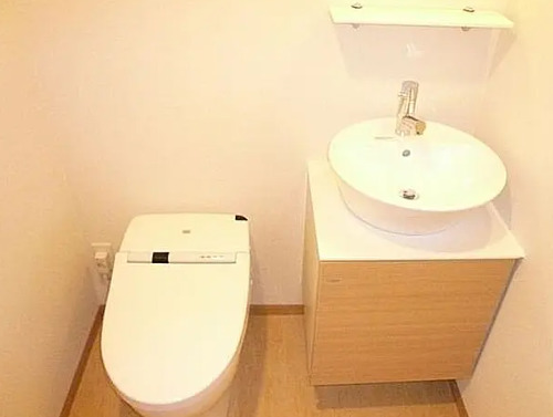 トイレ　別部屋の画像を使用しております。