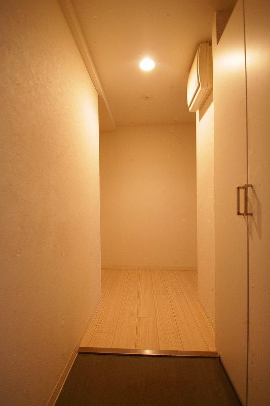 玄関　玄関にはシューズBOXが設置されています☆