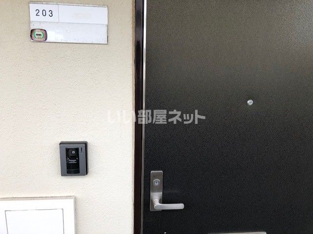 【水戸市新原のマンションの玄関】