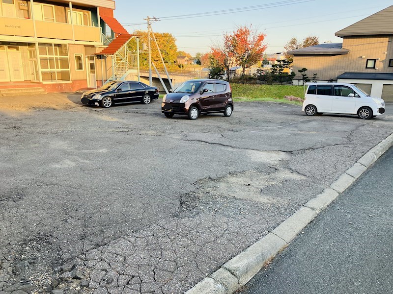 【ビューハイツターフIの駐車場】