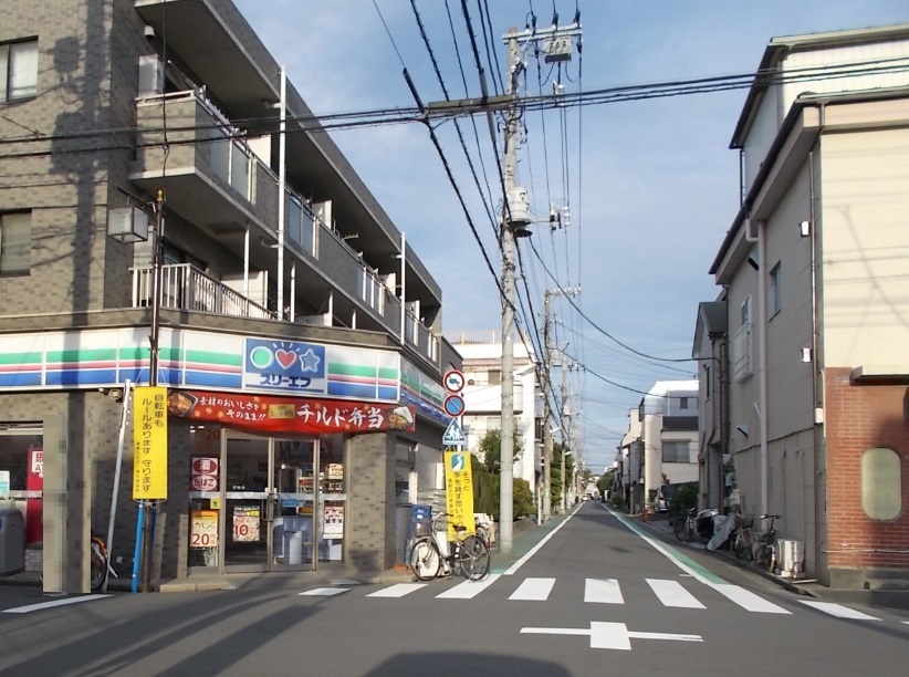 【ブラン堀切菖蒲園のコンビニ】