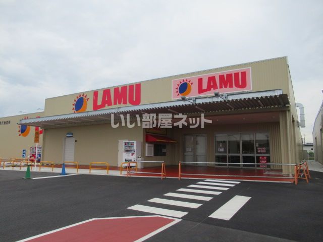 【伊賀市三田のアパートのスーパー】