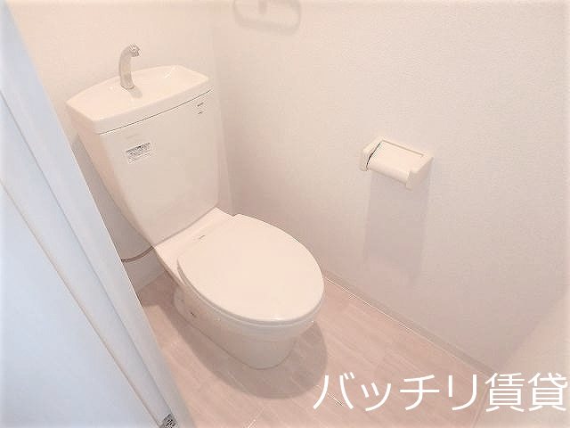 【アーバンライフ松田のトイレ】