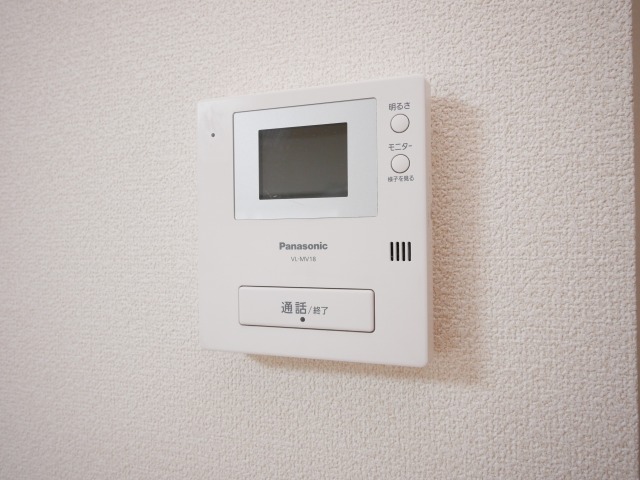 セキュリティ　来客者の確認ができるTVモニターホンが設置されています。