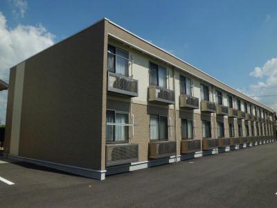 その他　全28戸。横長の建物です。