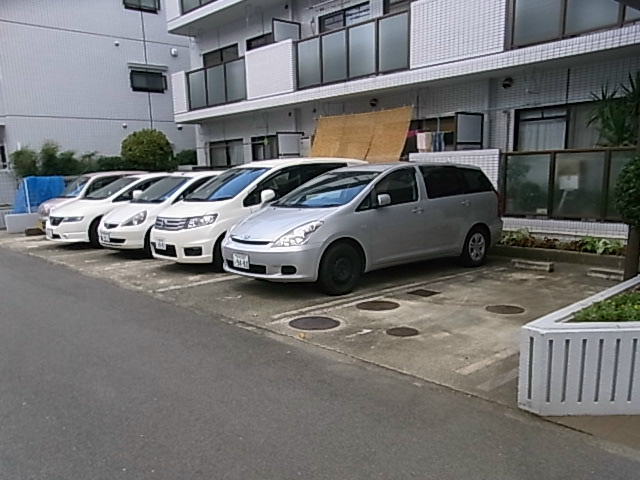 【エクセルコート高槻I号館の駐車場】