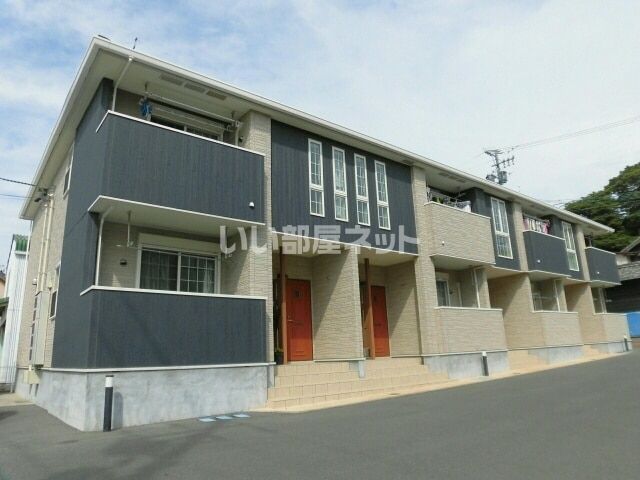 【田原市福江町のアパートの建物外観】