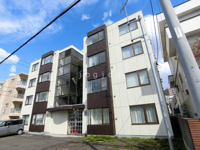 札幌市北区北三十八条西のマンションの建物外観