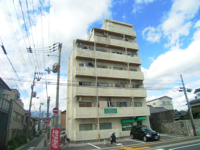 建物外観　2010年5月撮影