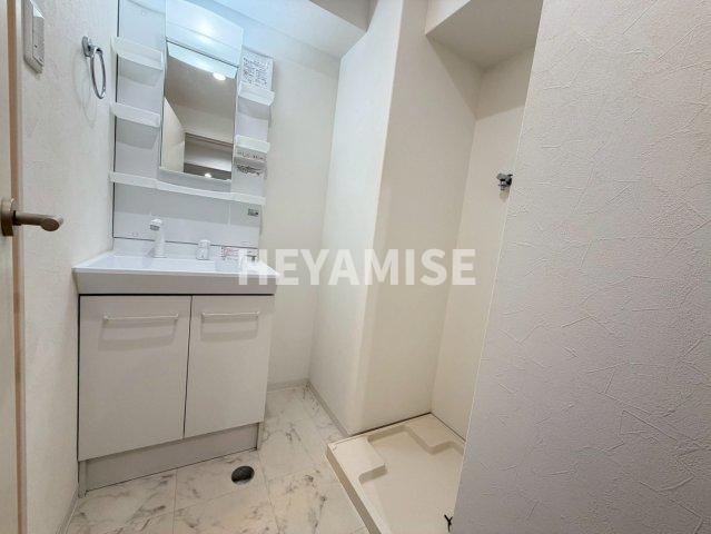 洗面設備　※同物件反転タイプの写真でございます※現況を優先します※