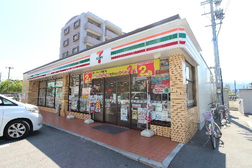 コンビニ　セブンイレブン那珂川中原2丁目店（コンビニ）まで291m